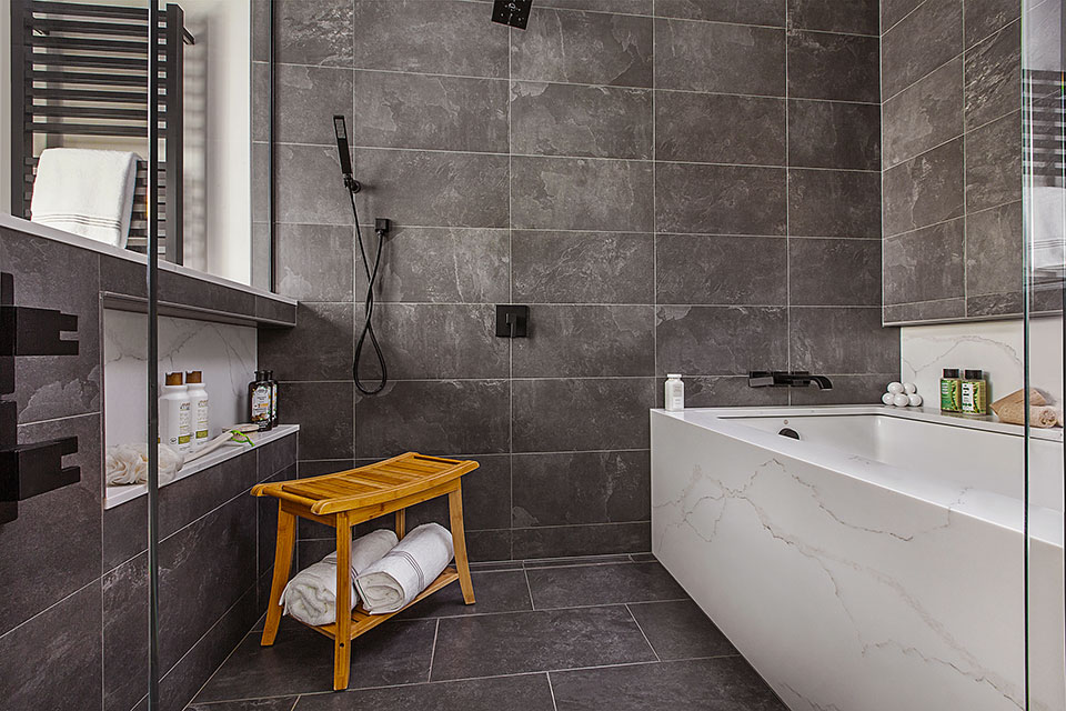 West Bloomfield, MI Contemporary Kitchen Remodel